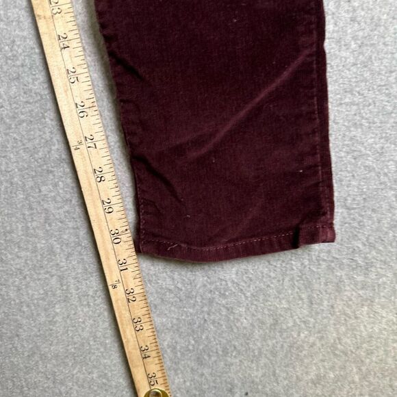 Levis Womens Size 32 Shaping Skinny Leg Corduroy Pants Burgundy Low Rise - Picture 8 of 10